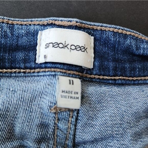 Sneak Peak Skinny Jeans with Rips - Picture 3 of 15